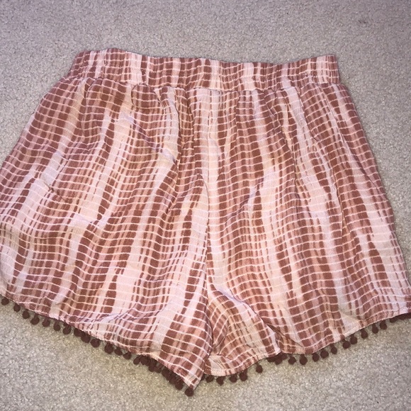 Flowy Tie Dye Shorts - Picture 3 of 3
